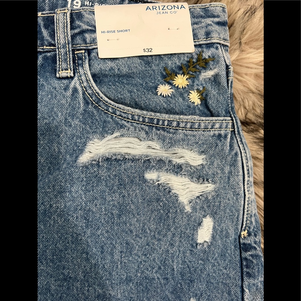 Arizona & Co Hi-Rise Shortie Shorts-Juniors NWT Size 19 - Picture 4 of 14